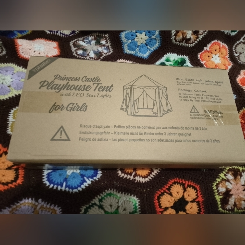 UNOPENED Orian Princess Play Tent w/ LED Star Lights